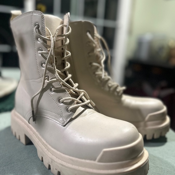 Nasty Gal Beige Combat Boots - Picture 3 of 4